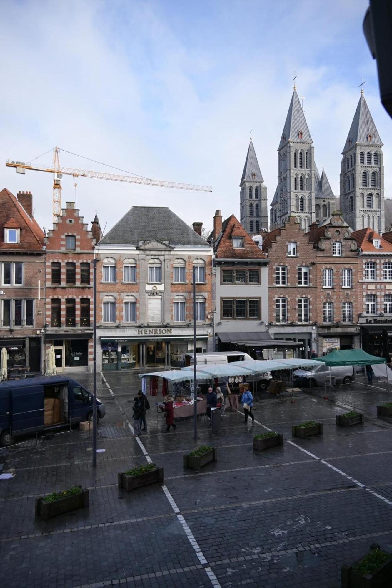 Agora Tournai Wellness Suites 3 Appartements Touristiques Sur La Grand-Place Extérieur photo