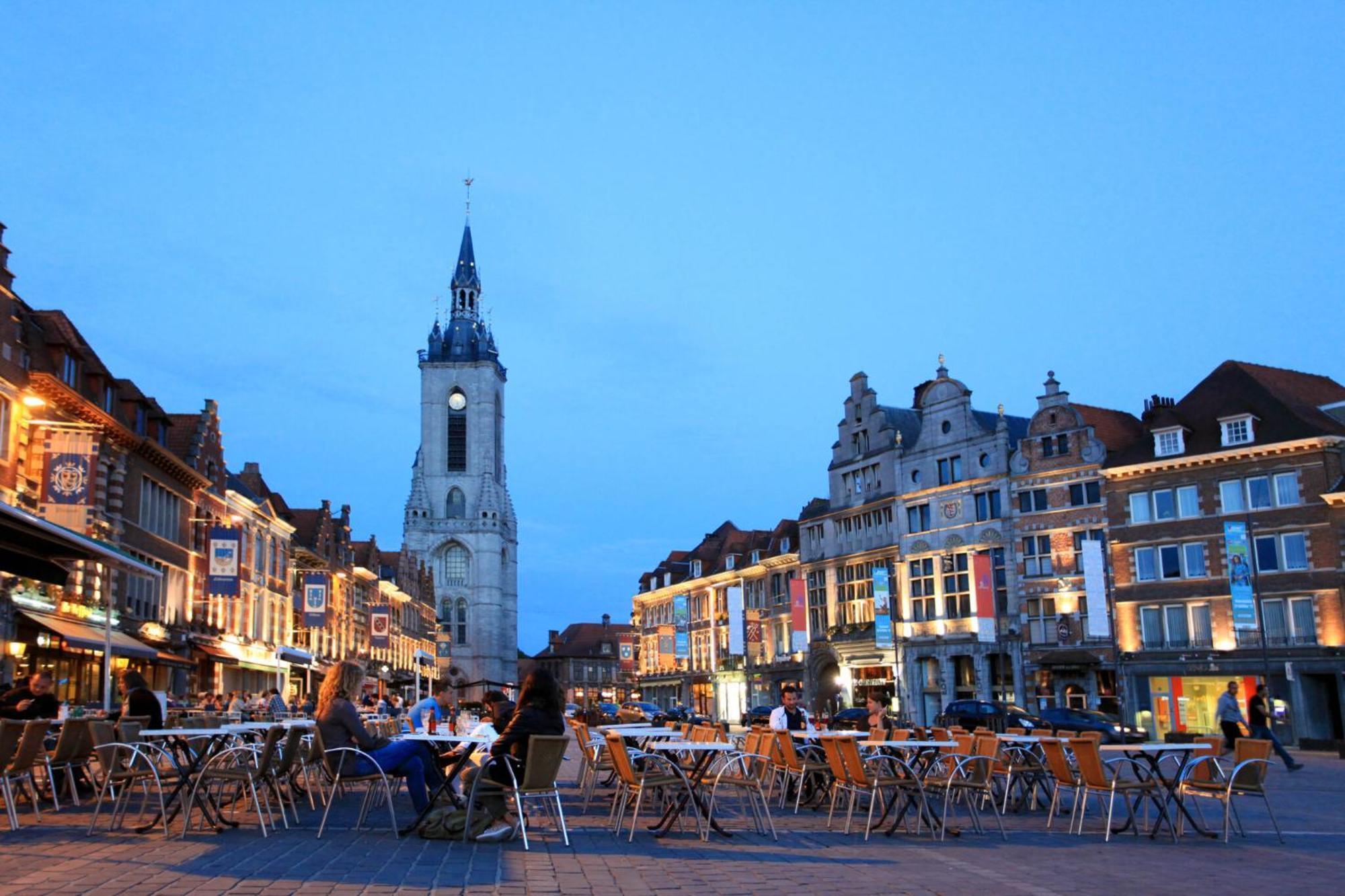 Agora Tournai Wellness Suites 3 Appartements Touristiques Sur La Grand-Place Extérieur photo